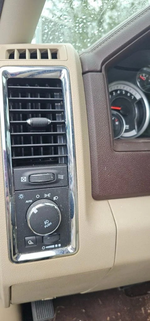 Used 2015 Gray Ram Laramie image 8