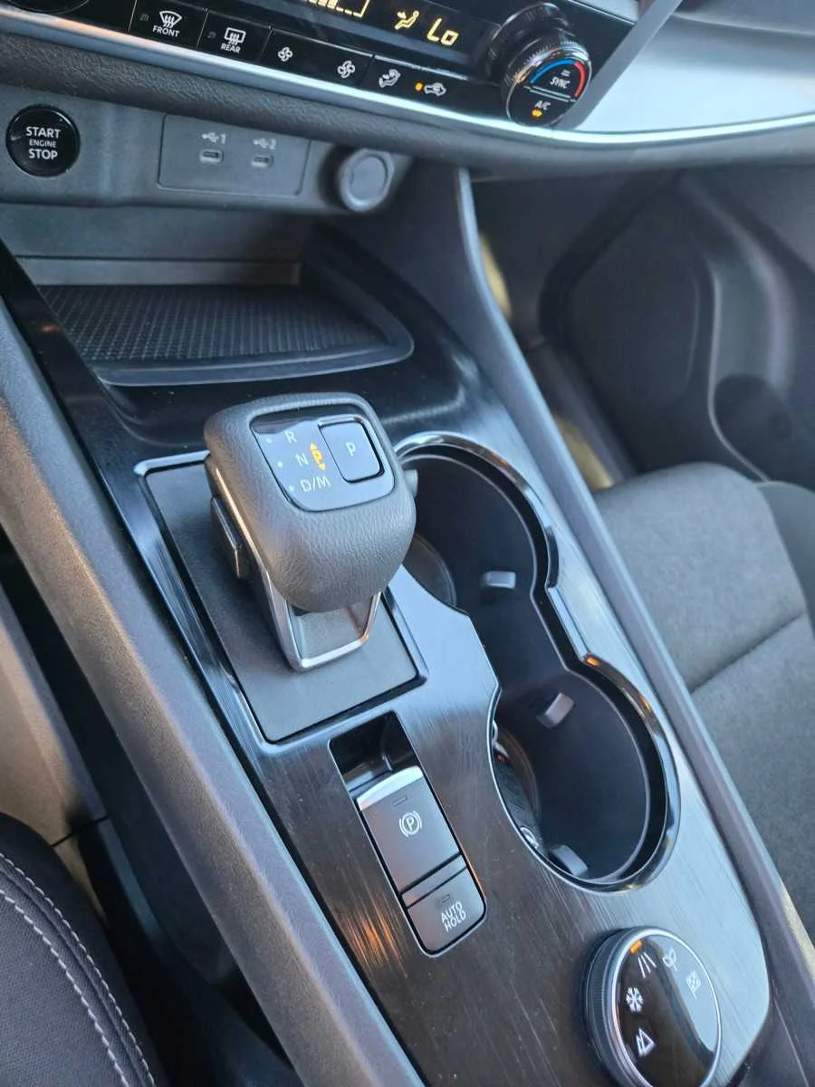 Used 2024  Nissan SV image 16
