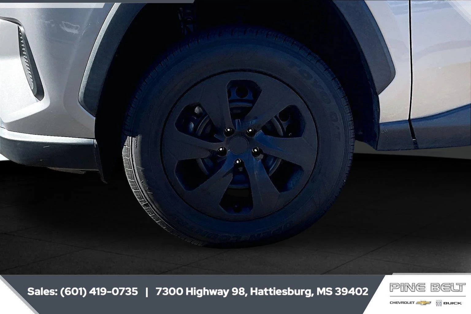 Used 2024 Silver Sky Metallic Toyota XLE image 7