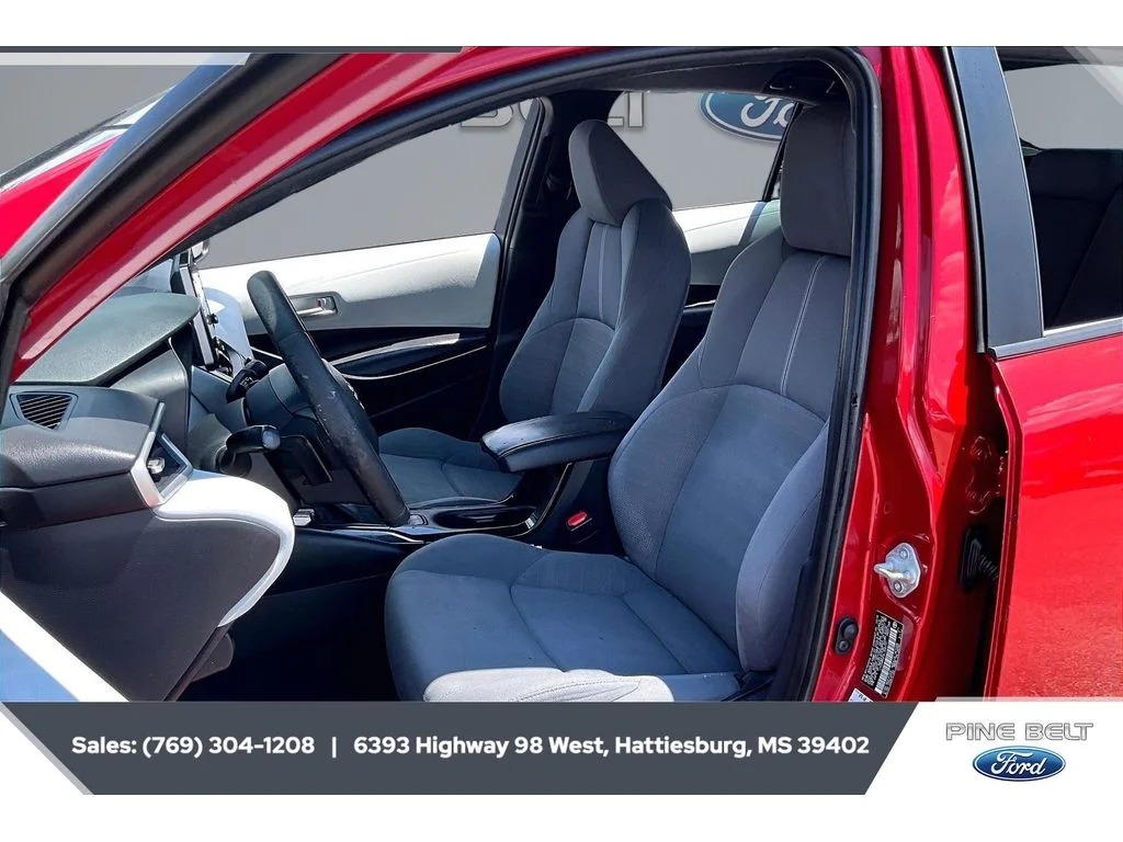 Used 2020 Barcelona Red Metallic Toyota SE image 18
