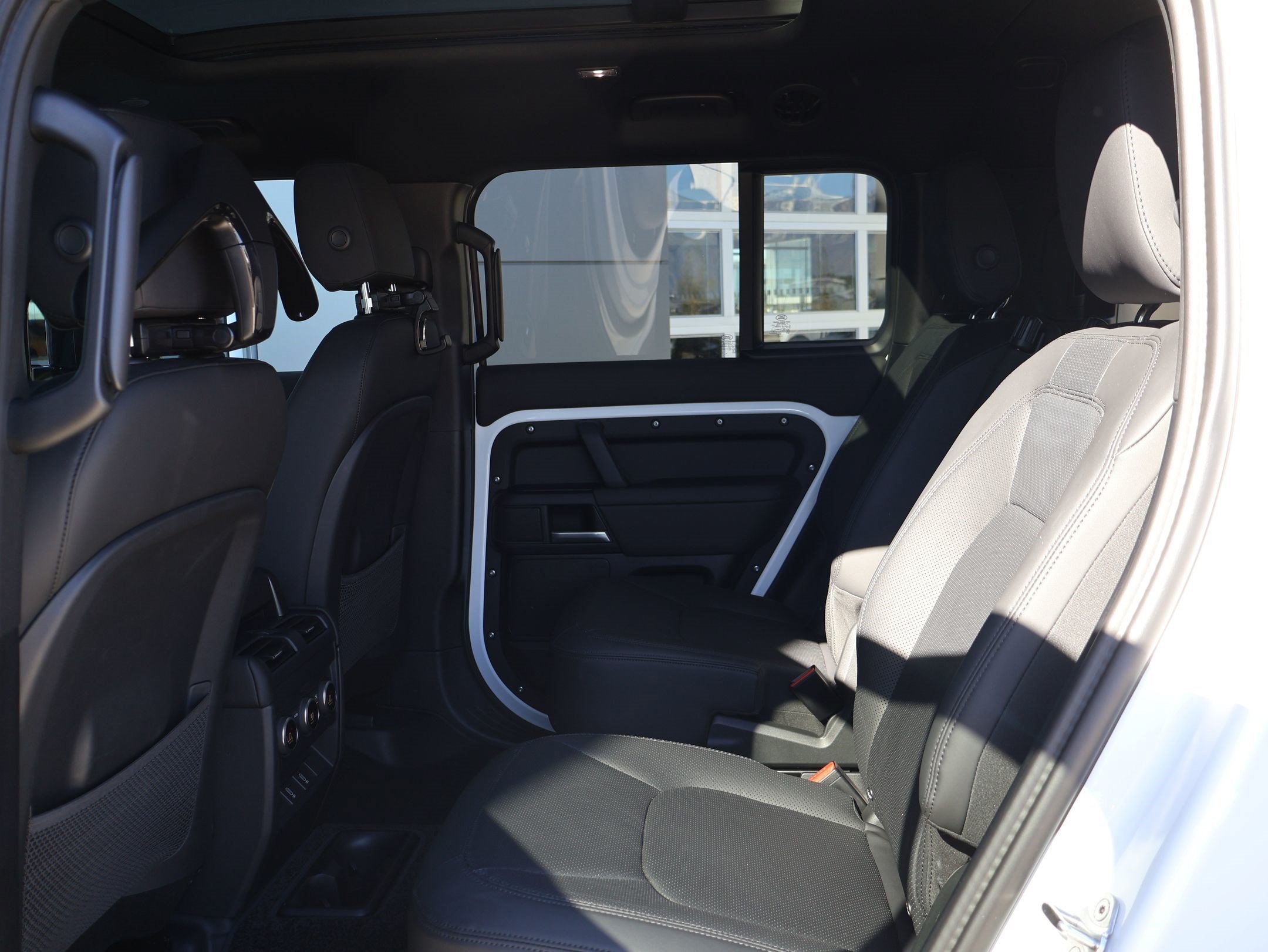 Used 2026 White Land Rover 130 P300 S image 24