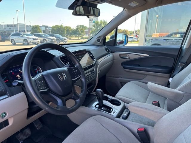 Used 2019 White Diamond Pearl Honda EX image 10