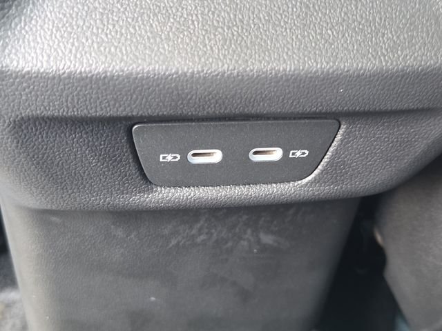 2026 Volkswagen Tiguan SE - Photo 11