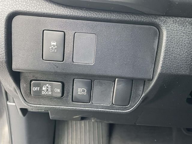 Used 2020 Magnetic Gray Metallic Toyota SR5 image 18