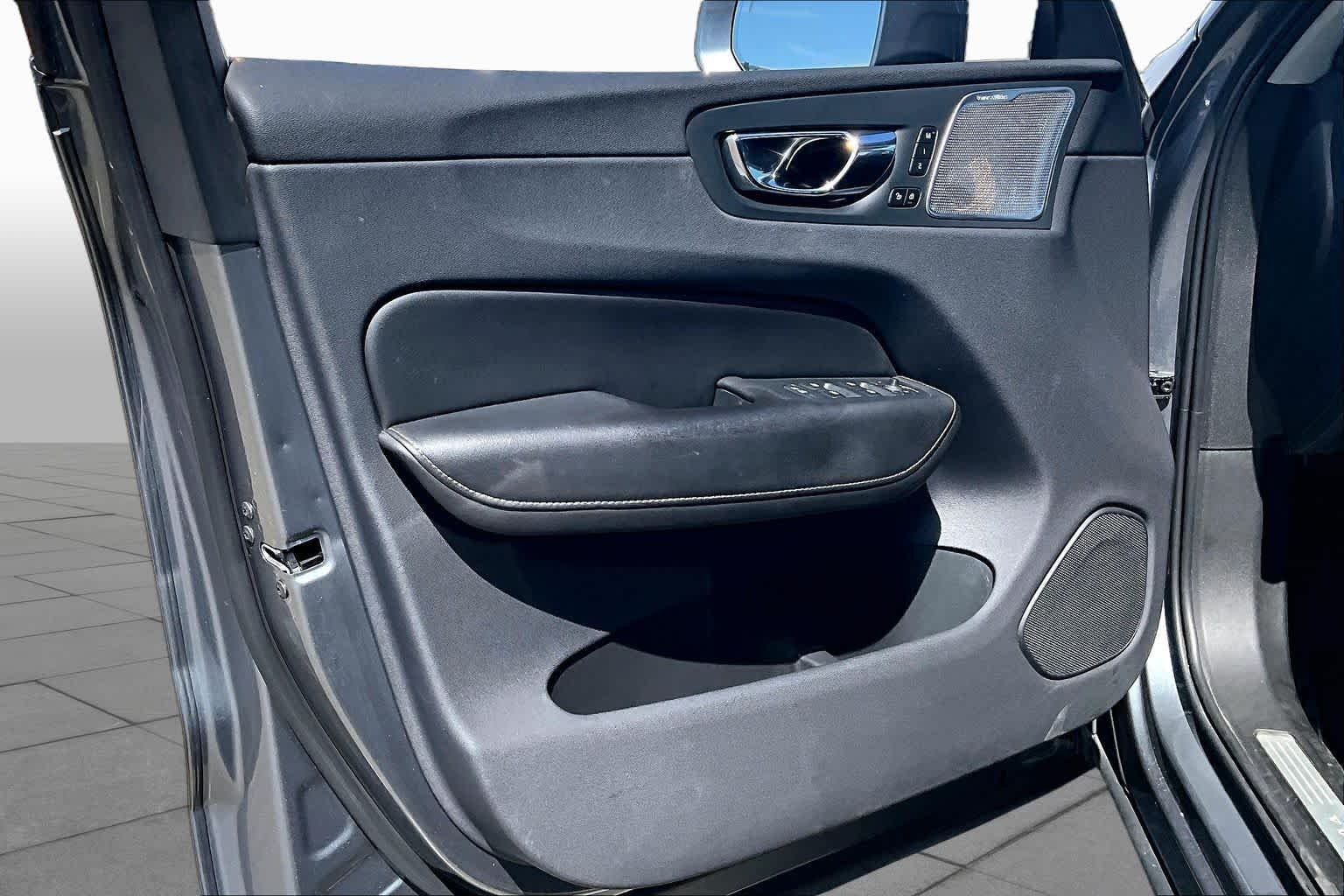 Used 2019 Osmium Grey Metallic Volvo Inscription image 21