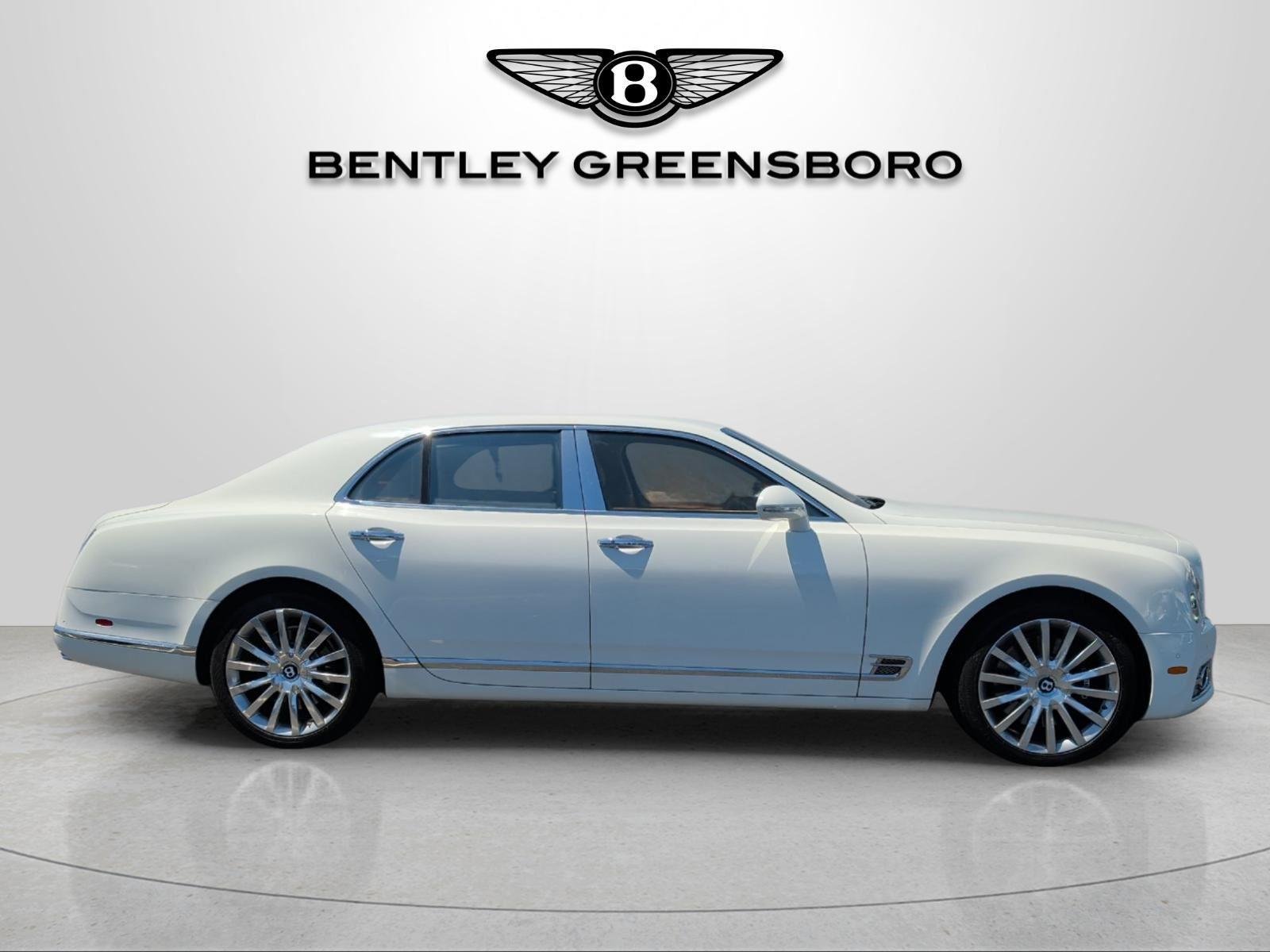 Used 2017 Glacier White Bentley Base image 15