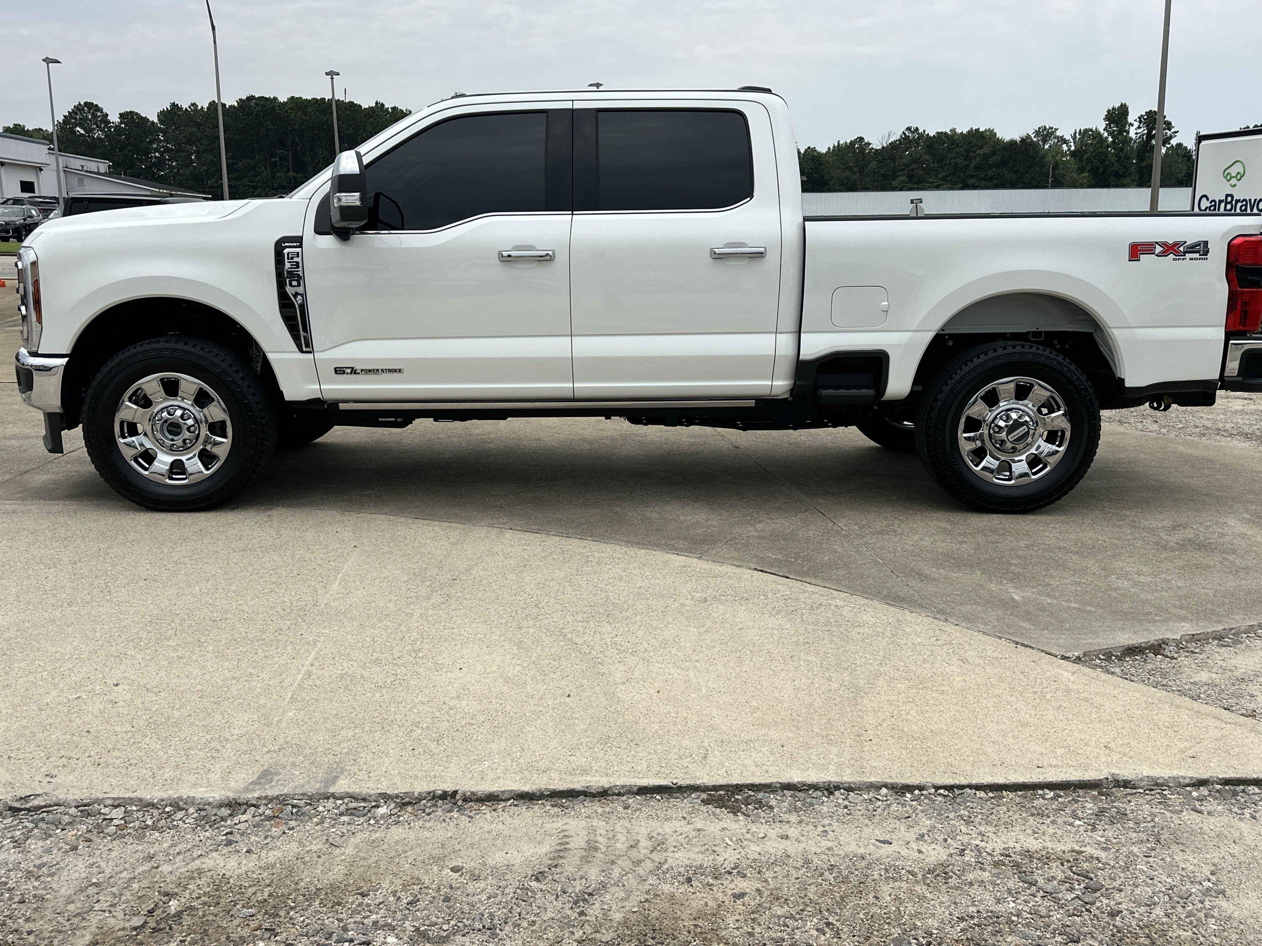 2025 Ford F-350 Super Duty Lariat - Photo 16