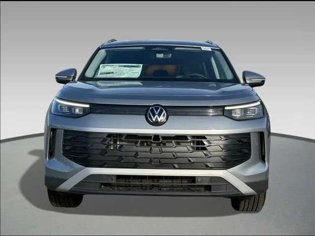 New 2026 Pyrite Silver Metallic Volkswagen 2.0T SE image 2