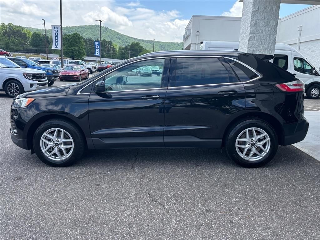 Used 2024 Black Metallic Ford SEL image 23