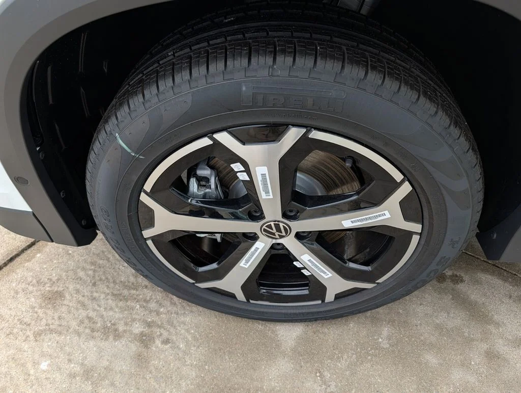 New 2026 White/off-white Volkswagen 2.0T SE image 9