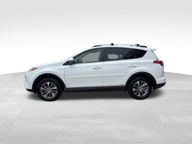 Used 2017 White Toyota XLE image 4