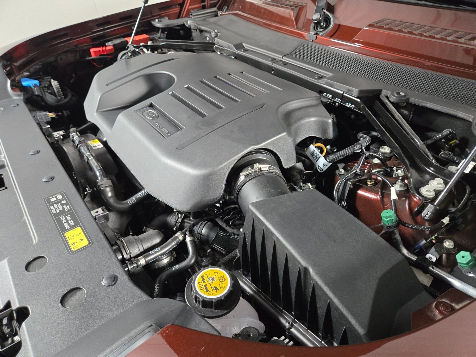 New 2026 Sedona Red Land Rover X-Dynamic SE image 21