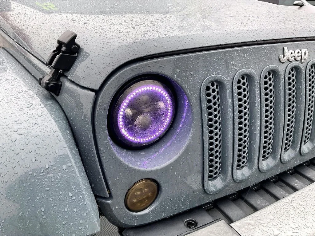 Used 2015 Anvil Clear Coat Jeep Unlimited Sahara image 27