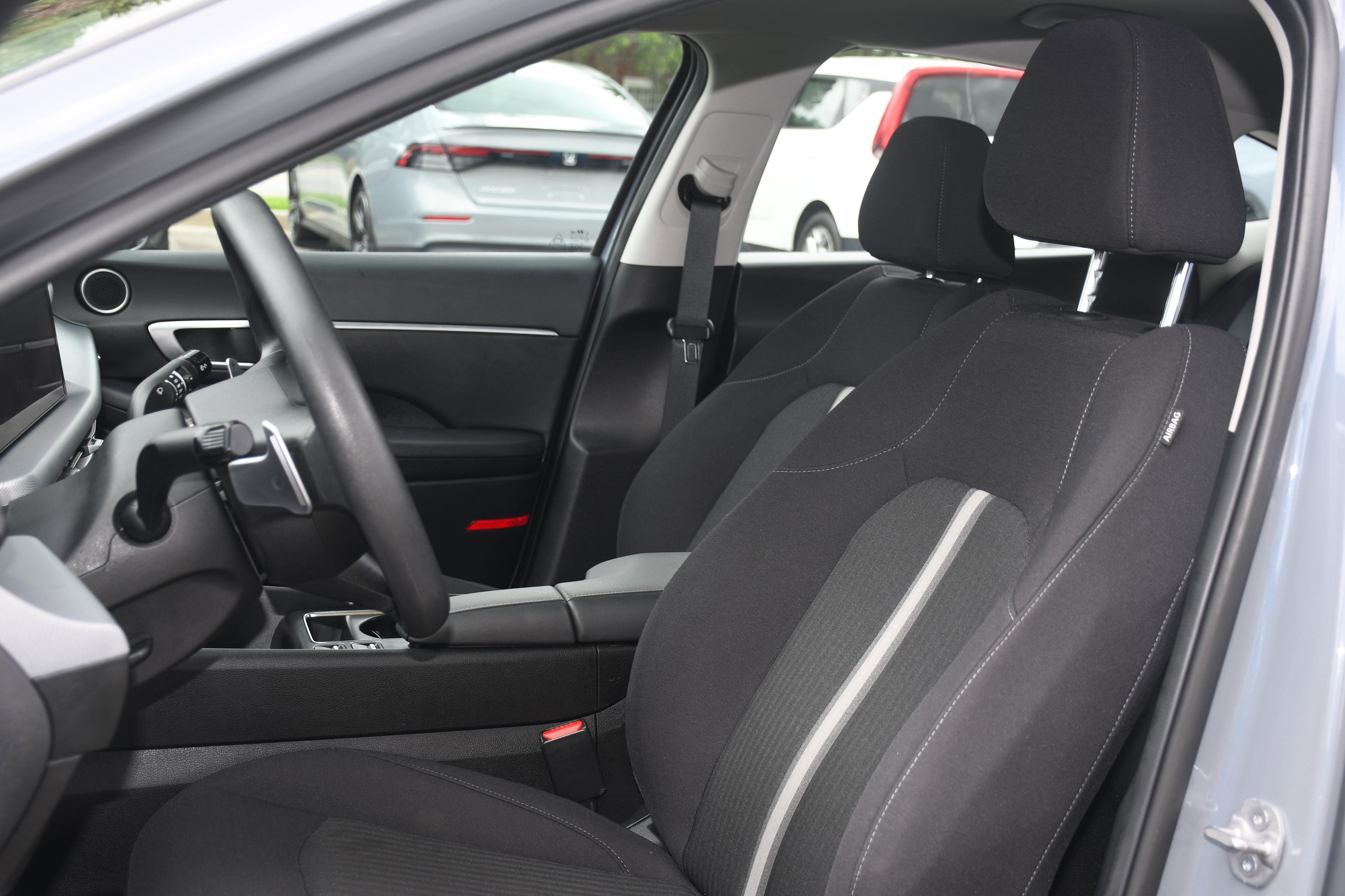Used 2025 Blue Hyundai SEL image 11