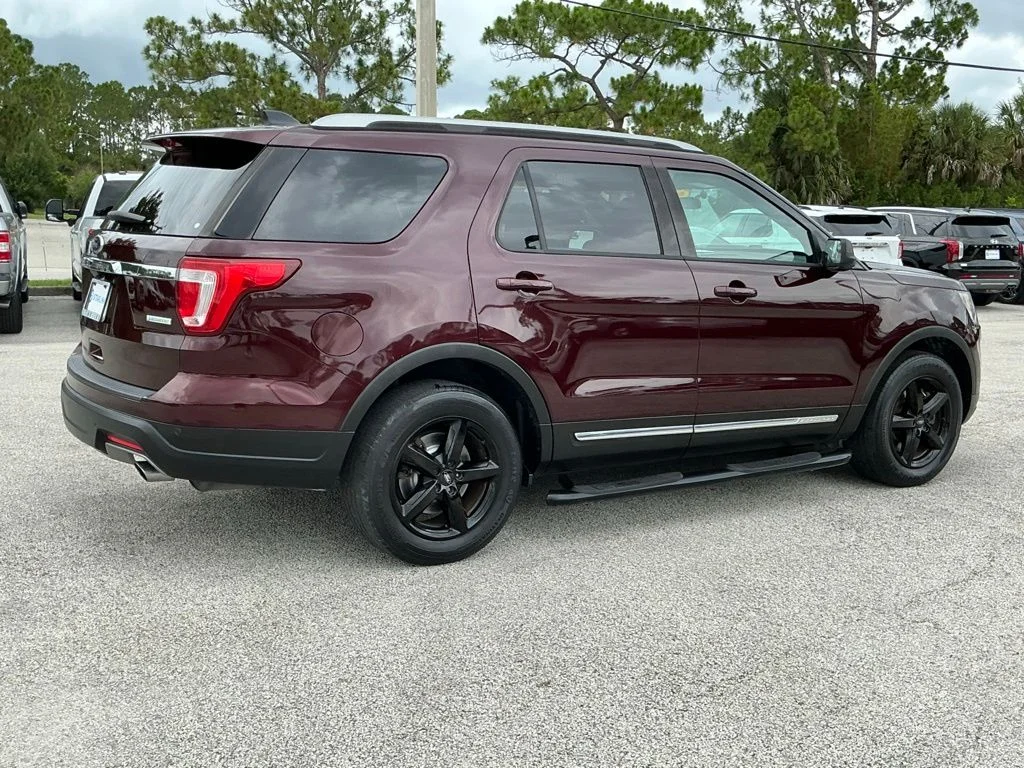 Used 2018 Red Ford XLT image 17