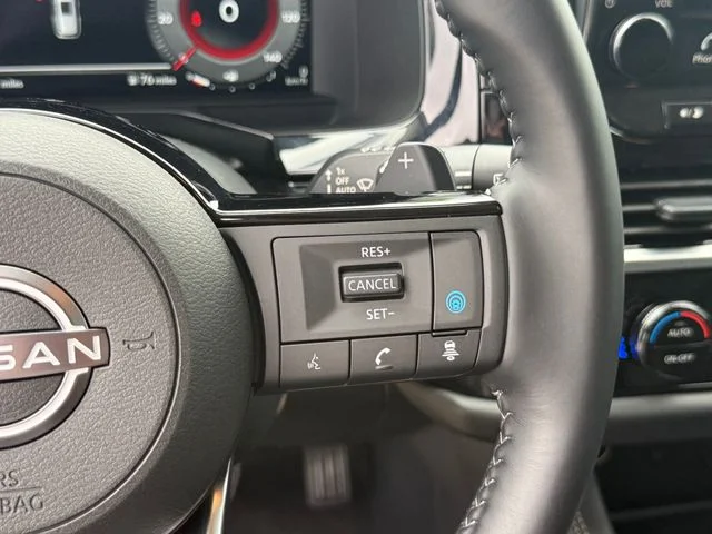 Used 2025 Gray Nissan Platinum image 15