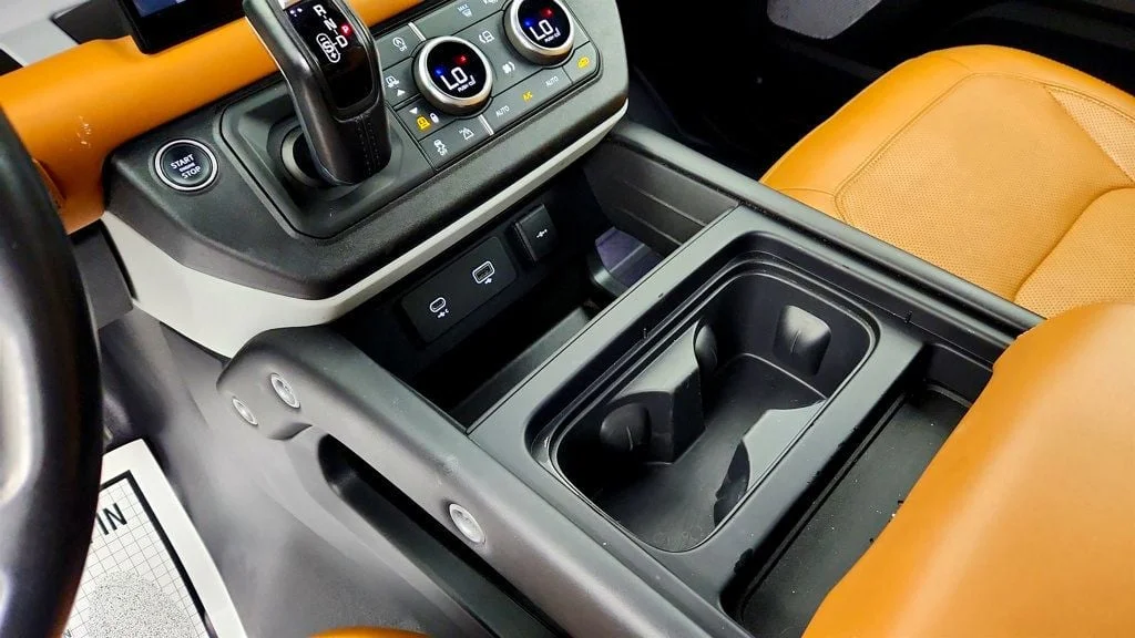 2023 Land Rover Defender SE - Photo 17
