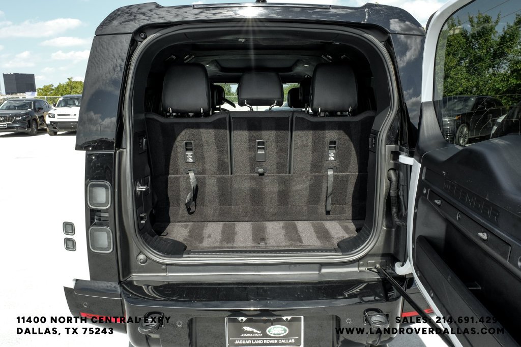 Used 2026 Fuji White Land Rover V8 image 60
