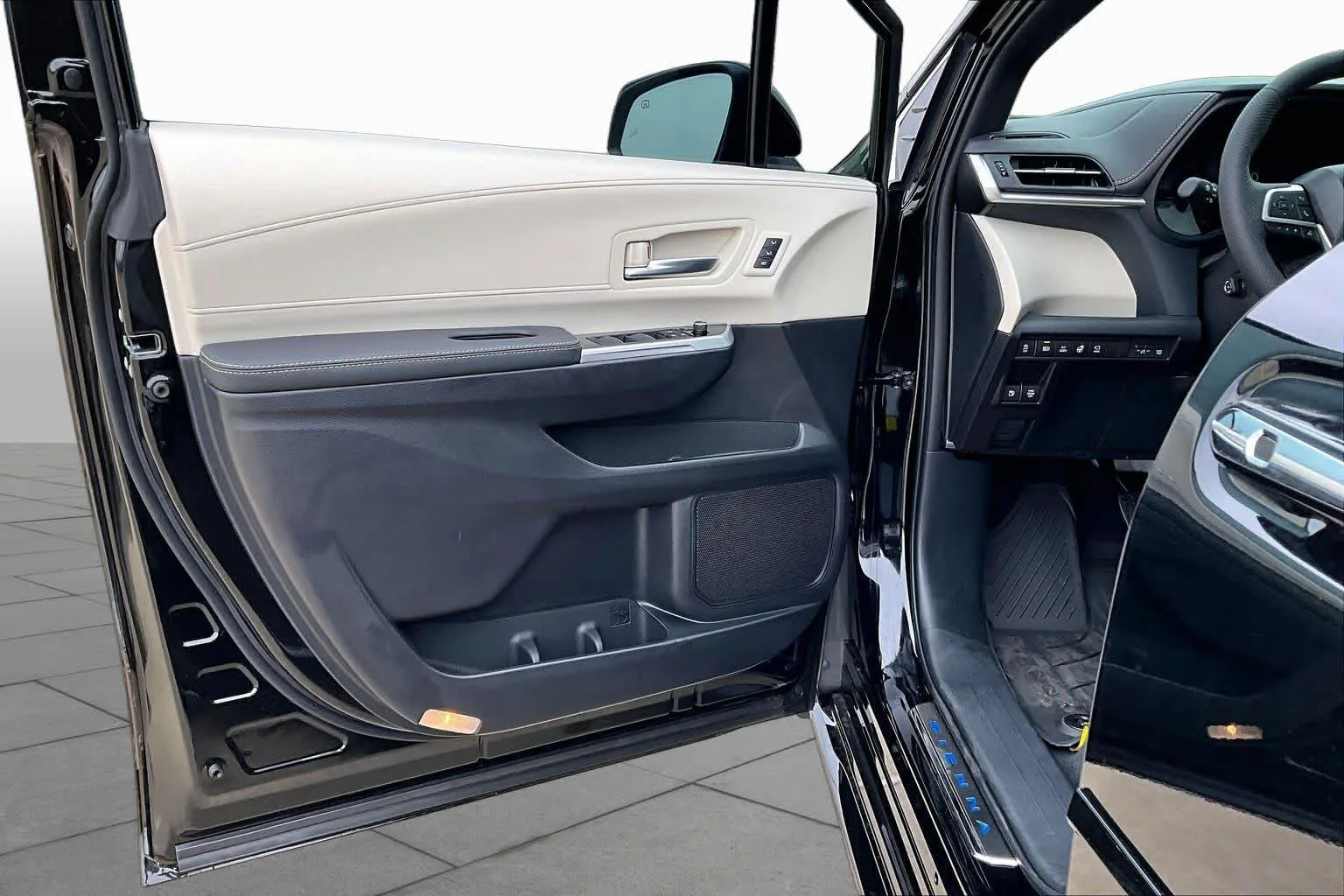 New 2026 Midnight Black Metallic Toyota Platinum image 10