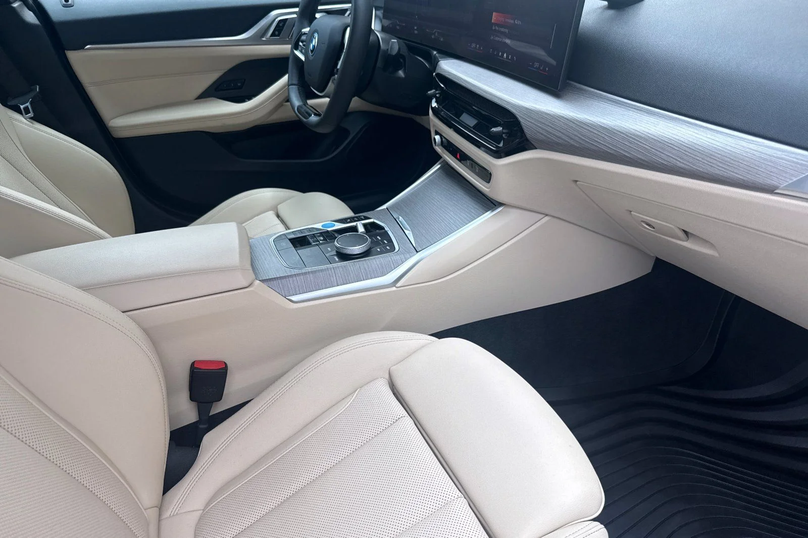 Used 2025 Green BMW xDrive40 image 14