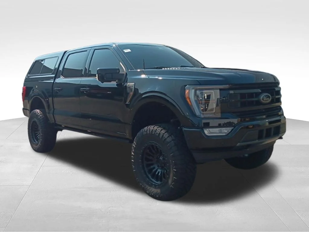Used 2023 Black Metallic Ford Platinum image 9