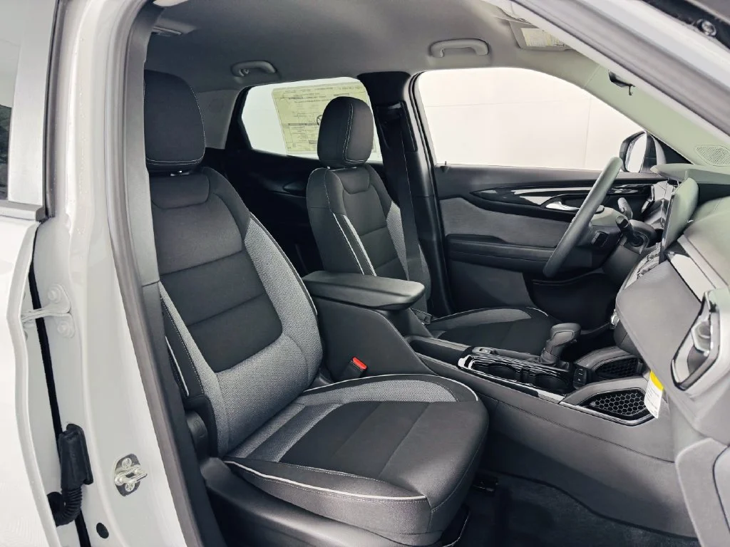 Used 2026 Summit White Chevrolet LS image 27