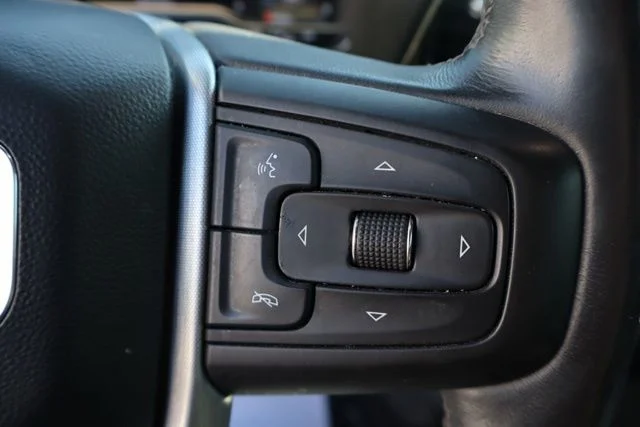 Used 2022 Black GMC Elevation image 18