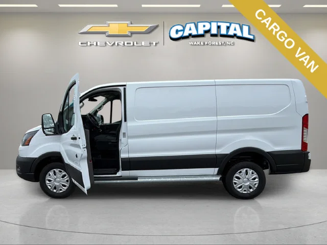 Used 2025  Ford T250 image 3