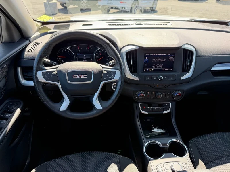 Used 2023 SUMMIT WHITE GMC SLE image 12