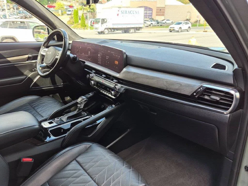 Used 2025 Green Kia SX-Prestige X-Line image 34