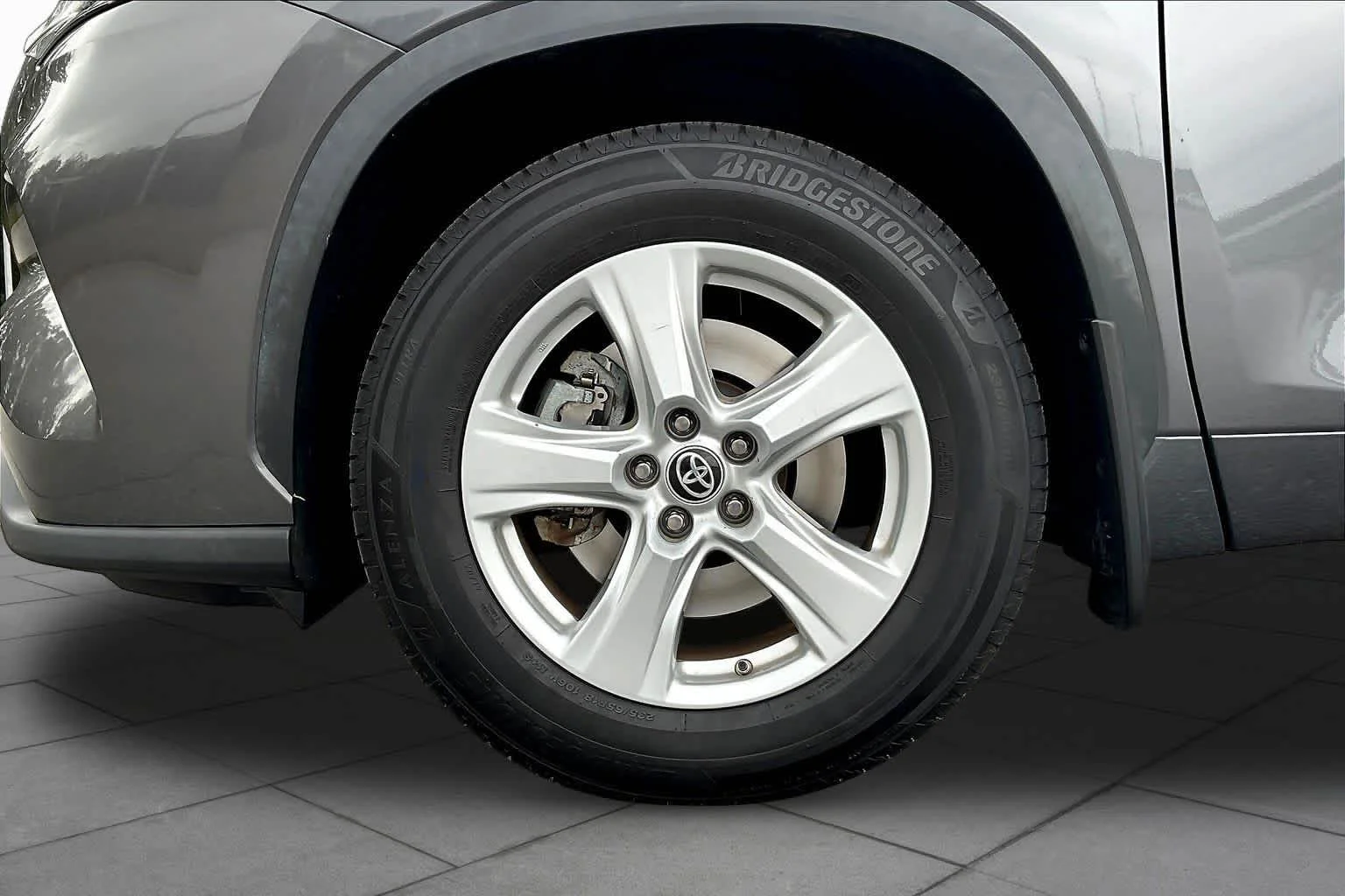 Used 2022 Magnetic Gray Metallic Toyota L image 11