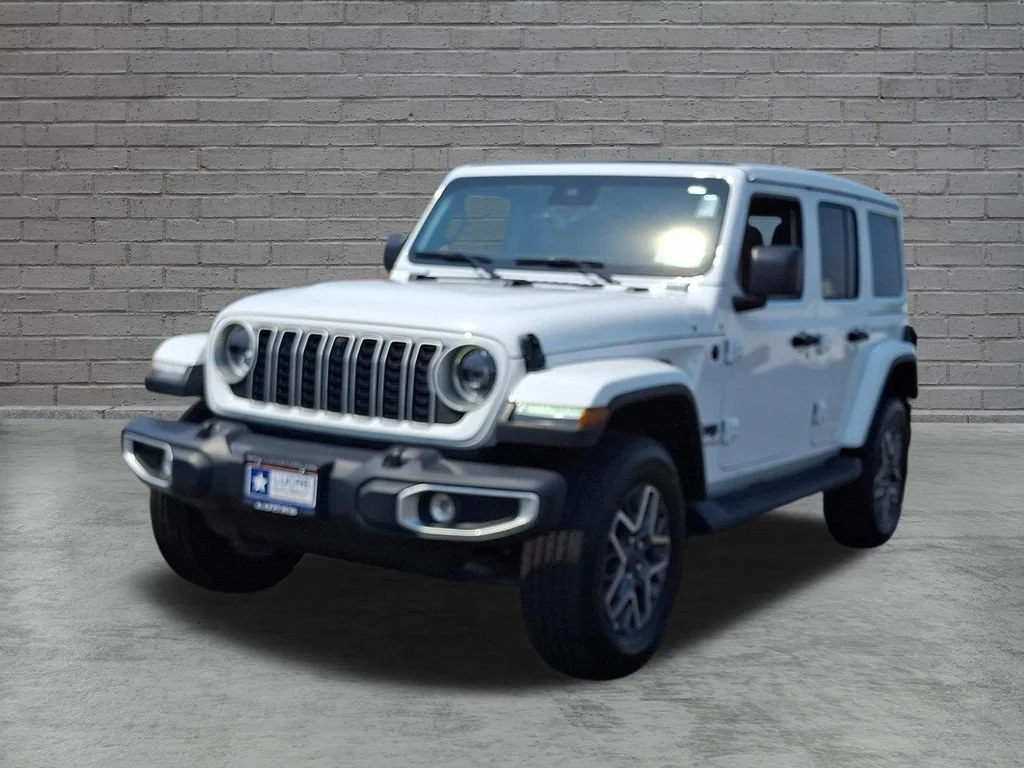 Used 2025 White Jeep 4-Door Sahara 4x4 image 5
