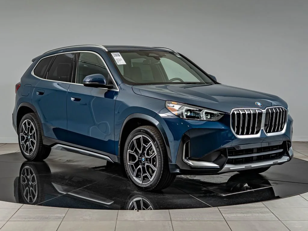 New 2026 Night Dusk Blue Metallic BMW xDrive28i image 3