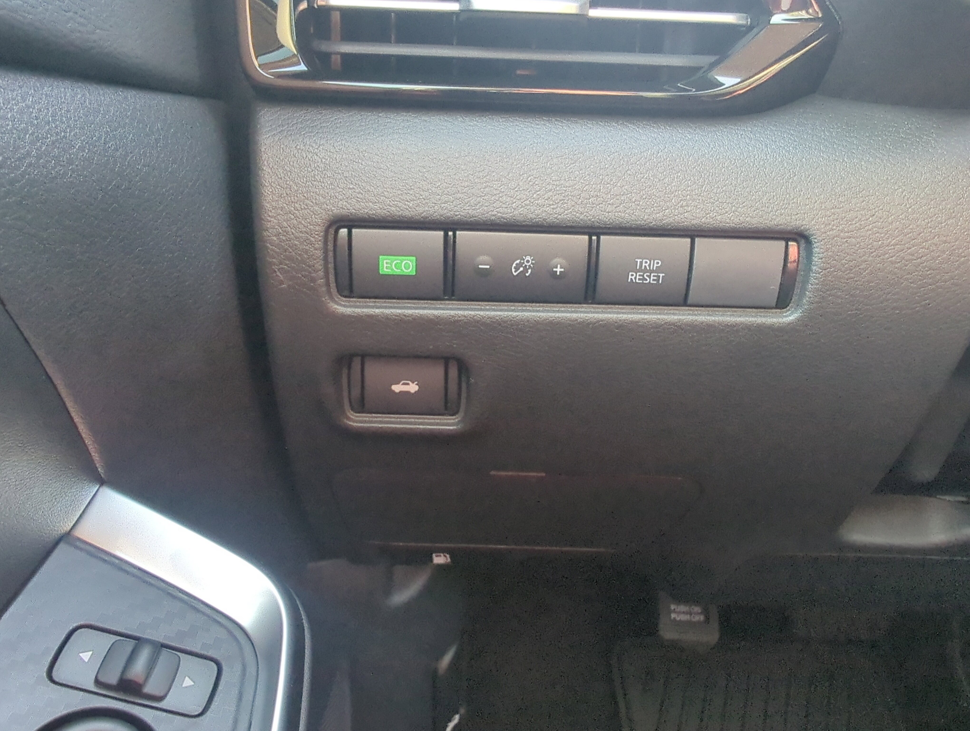 2025 Nissan Sentra SR - Photo 25