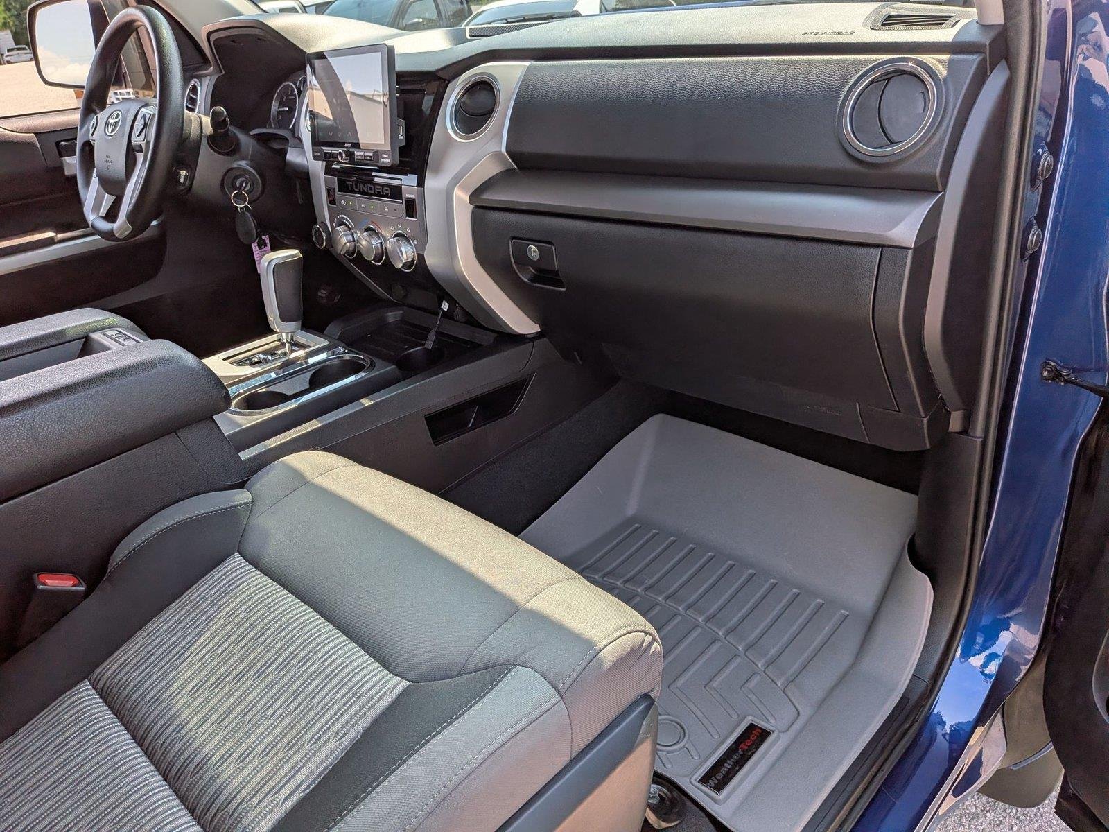 Used 2015 Blue Ribbon Metallic Toyota SR5 image 33
