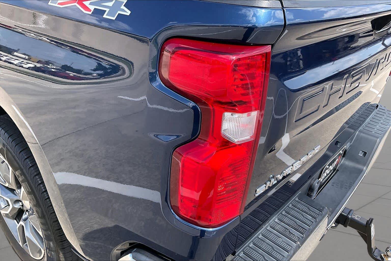 Used 2023 Northsky Blue Metallic Chevrolet LT image 27