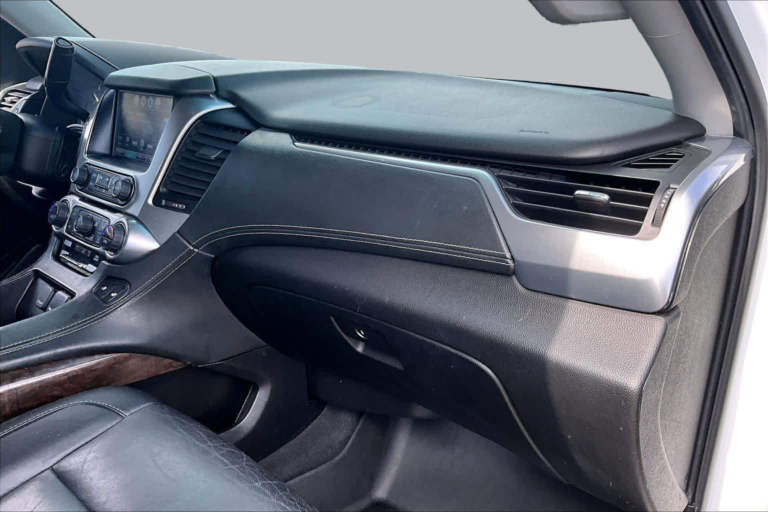 Used 2019 Summit White Chevrolet LT image 18