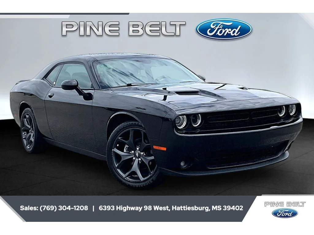 2020 Dodge Challenger SXT Auto's photo