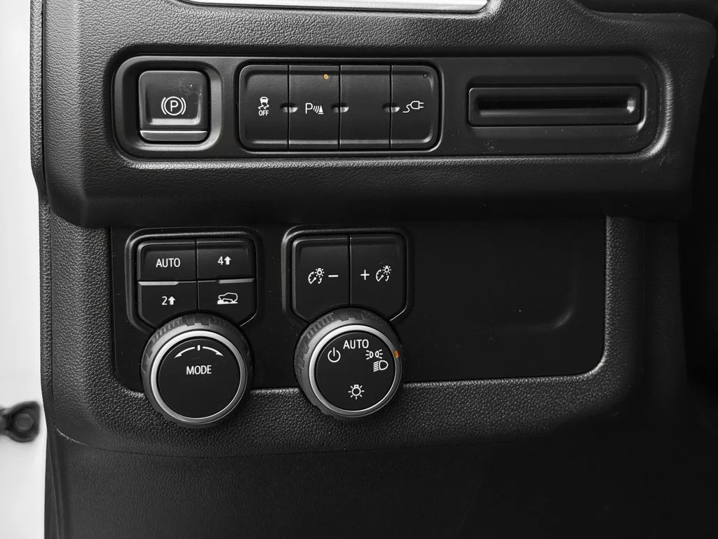 Used 2021 White Chevrolet Commercial Fleet image 17
