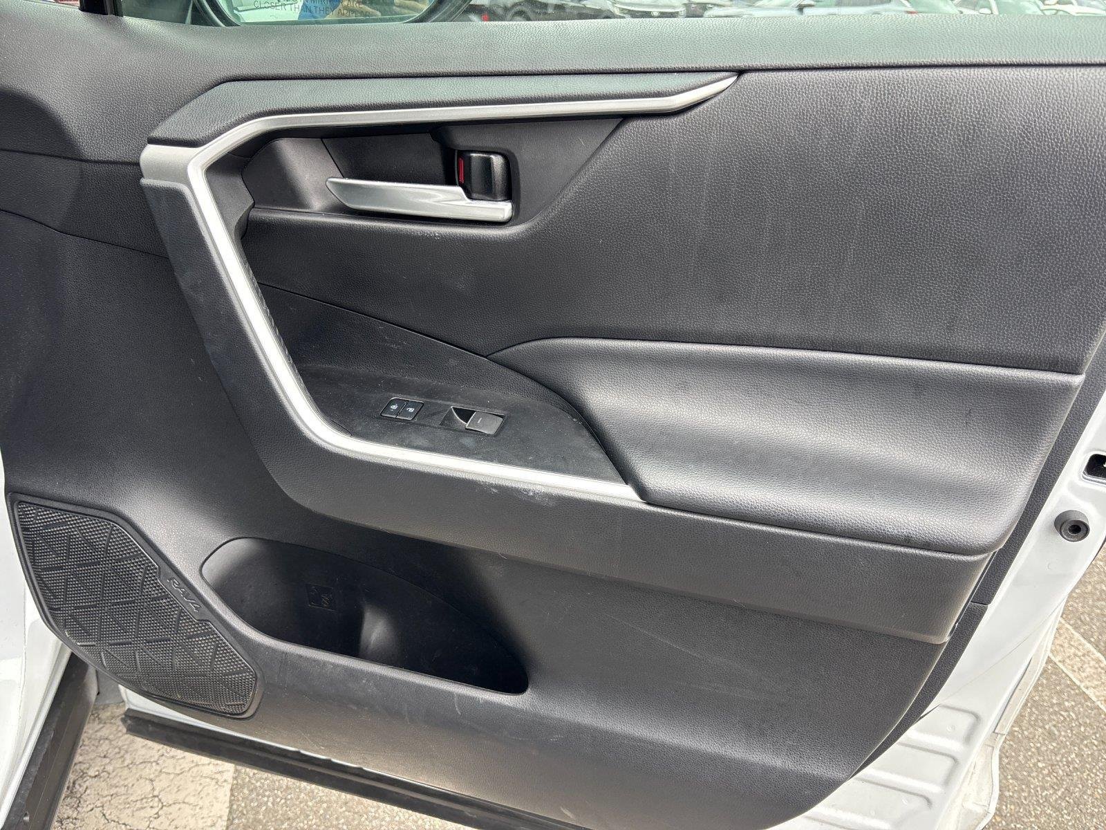 Used 2023 Wind Chill Pearl Toyota XLE Premium image 37