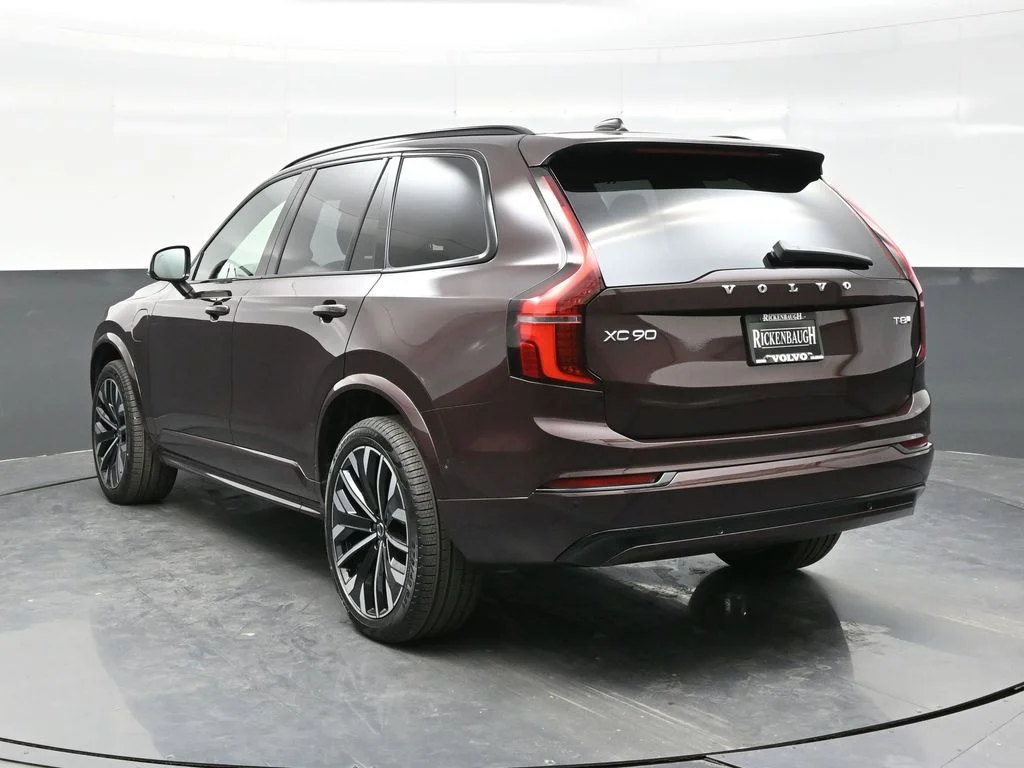 New 2026 Mulberry Red Volvo T8 Ultra image 5