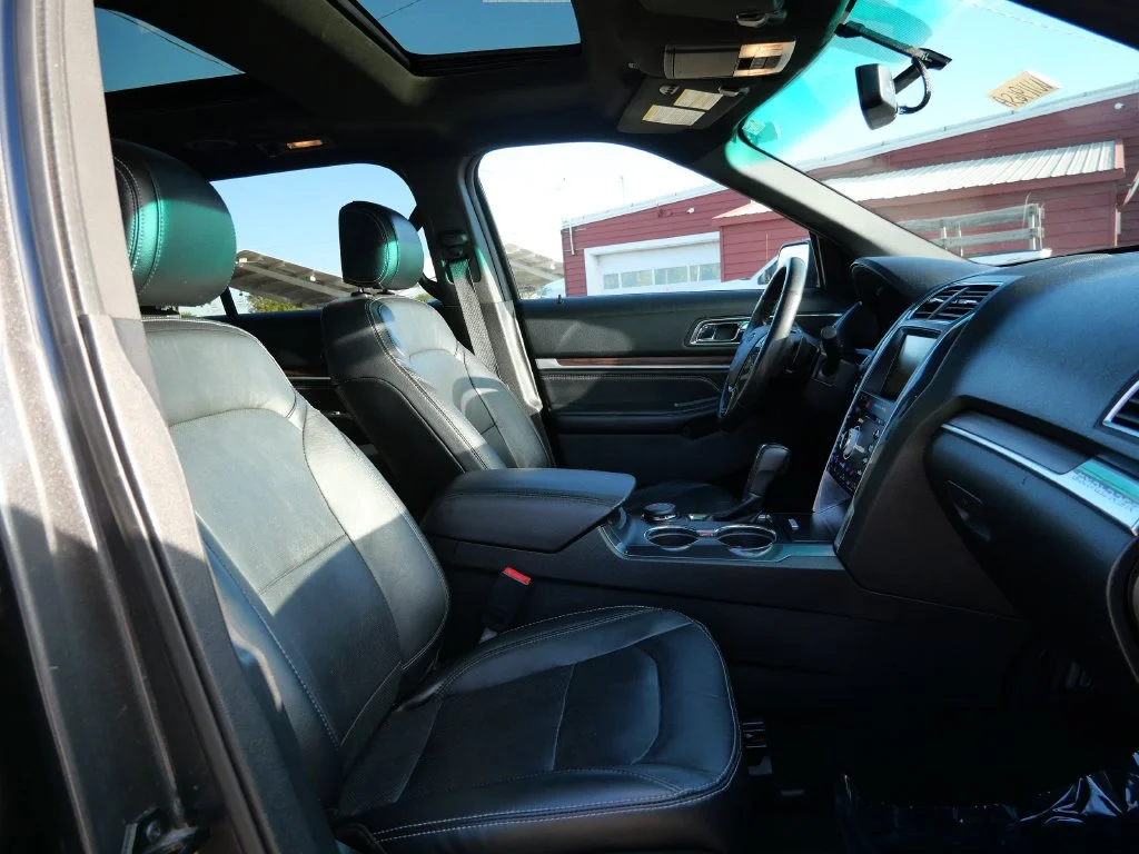 Used 2016 Gray Ford Limited image 12