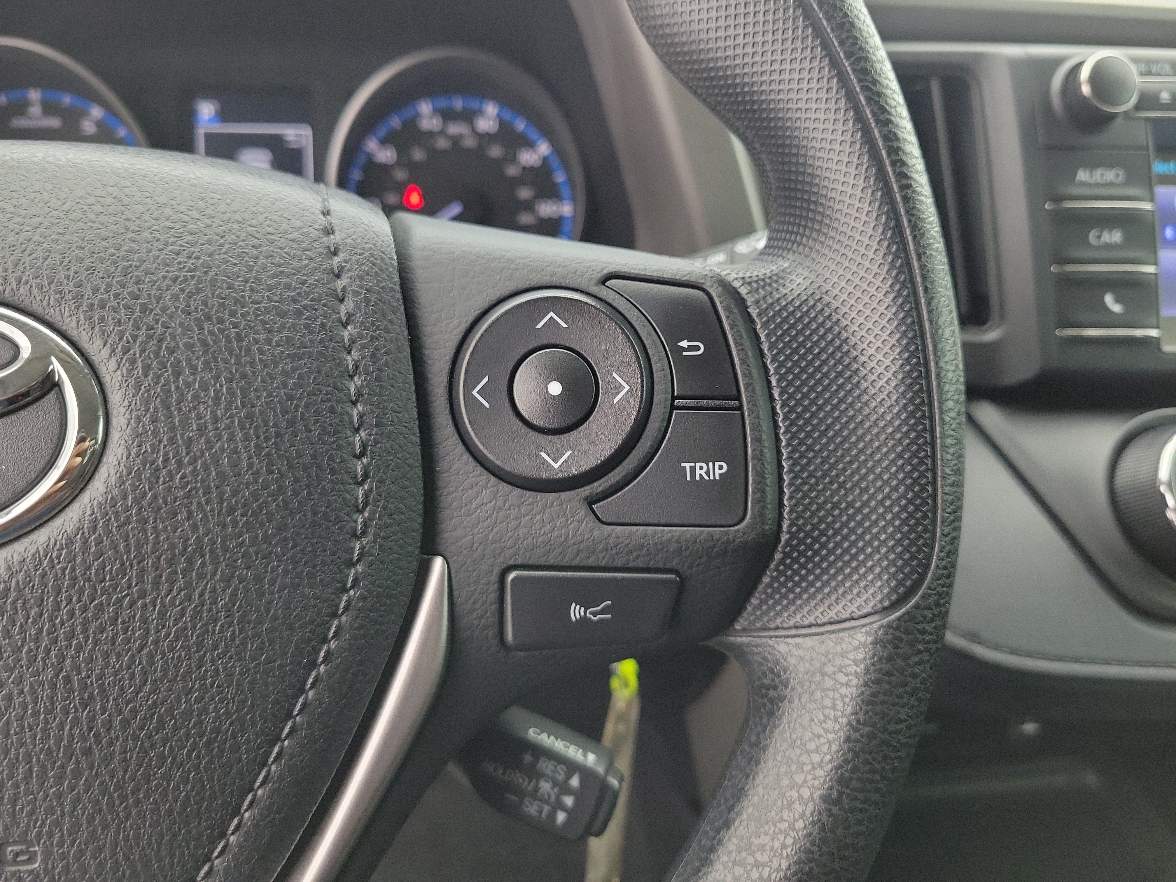 Used 2018 Super White Toyota LE image 24