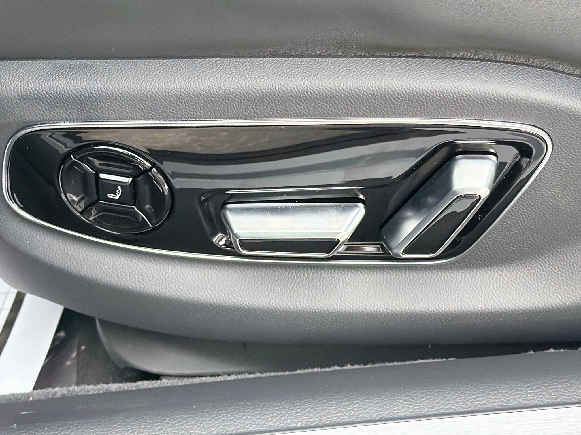 New 2026 Daytona Gray Pearl Effect Audi 4DR L QTRO 55 TFS image 23