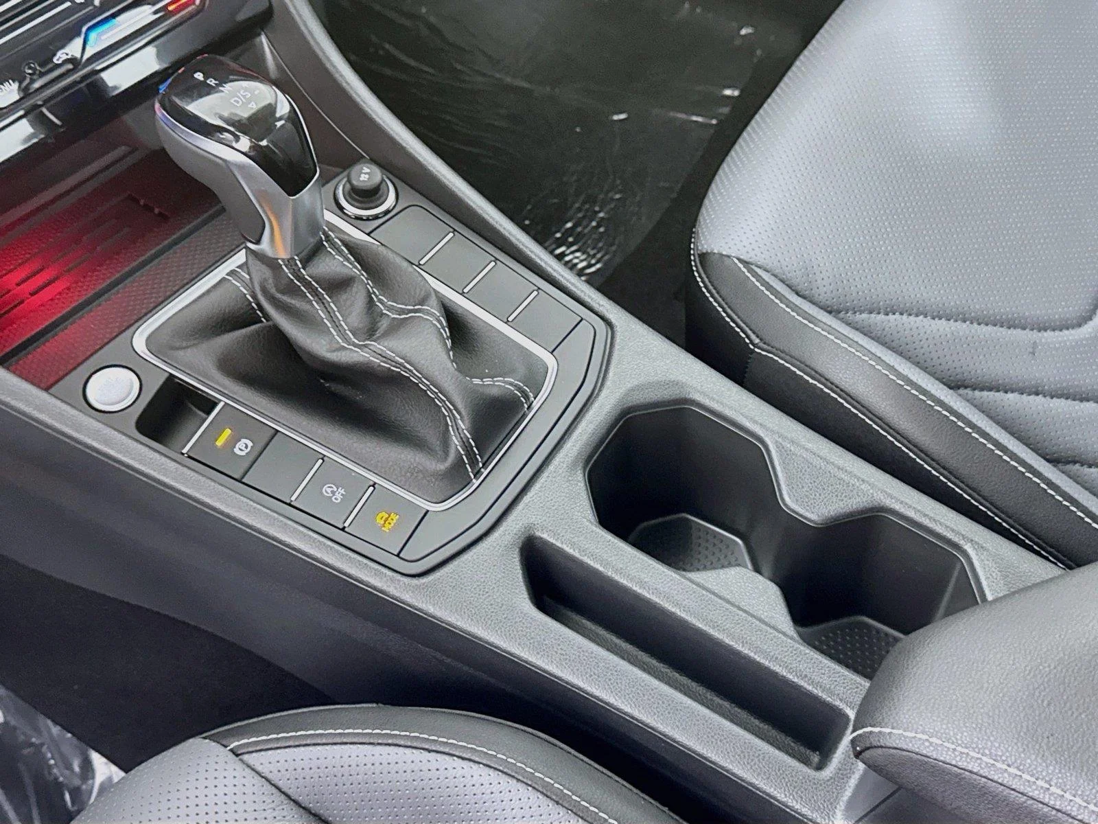 New 2027 GRAY Volkswagen SEL image 17