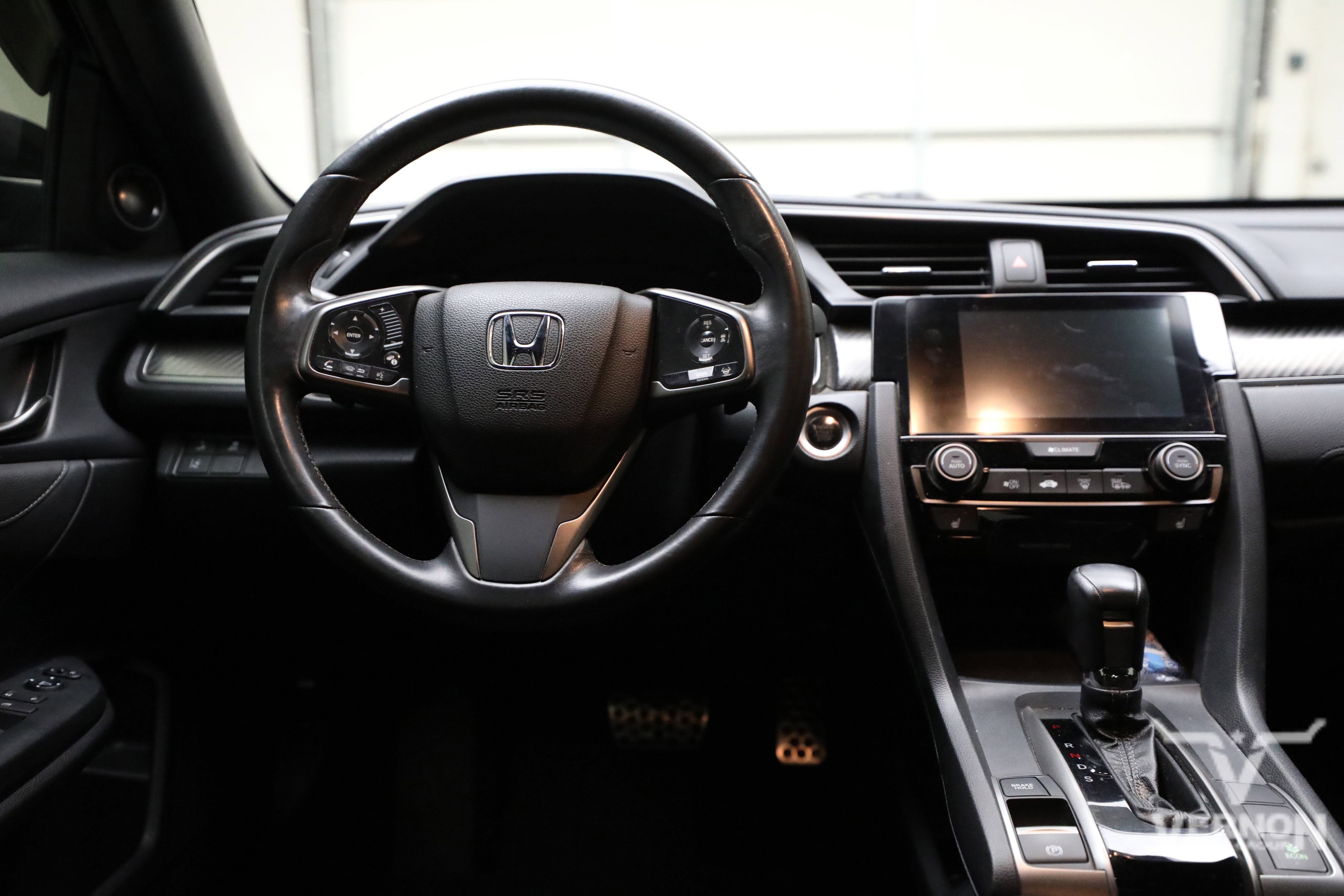 Used 2017 Crystal Black Pearl Honda Y image 8