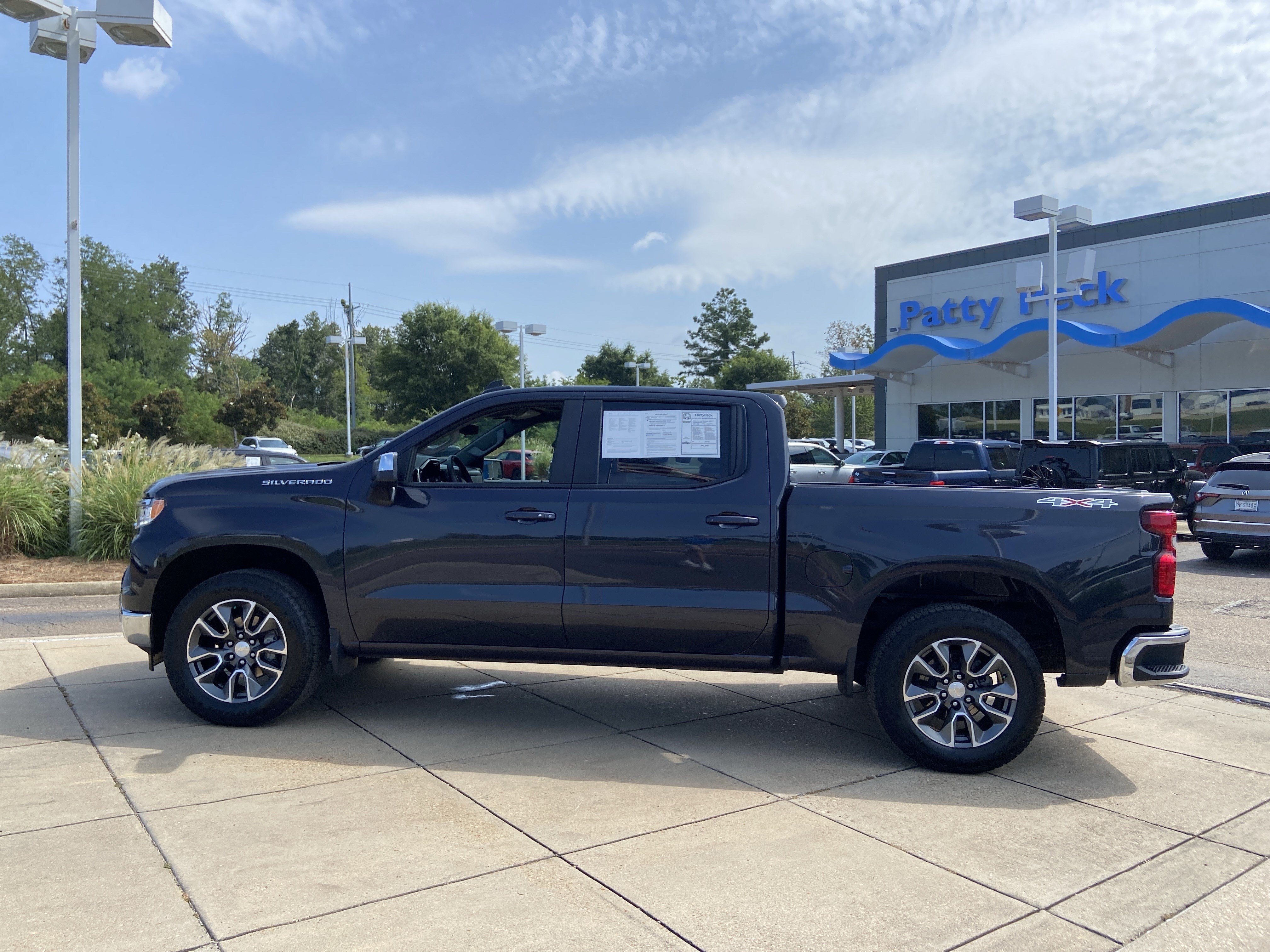 Used 2023 Dark Ash Metallic Chevrolet LT image 7
