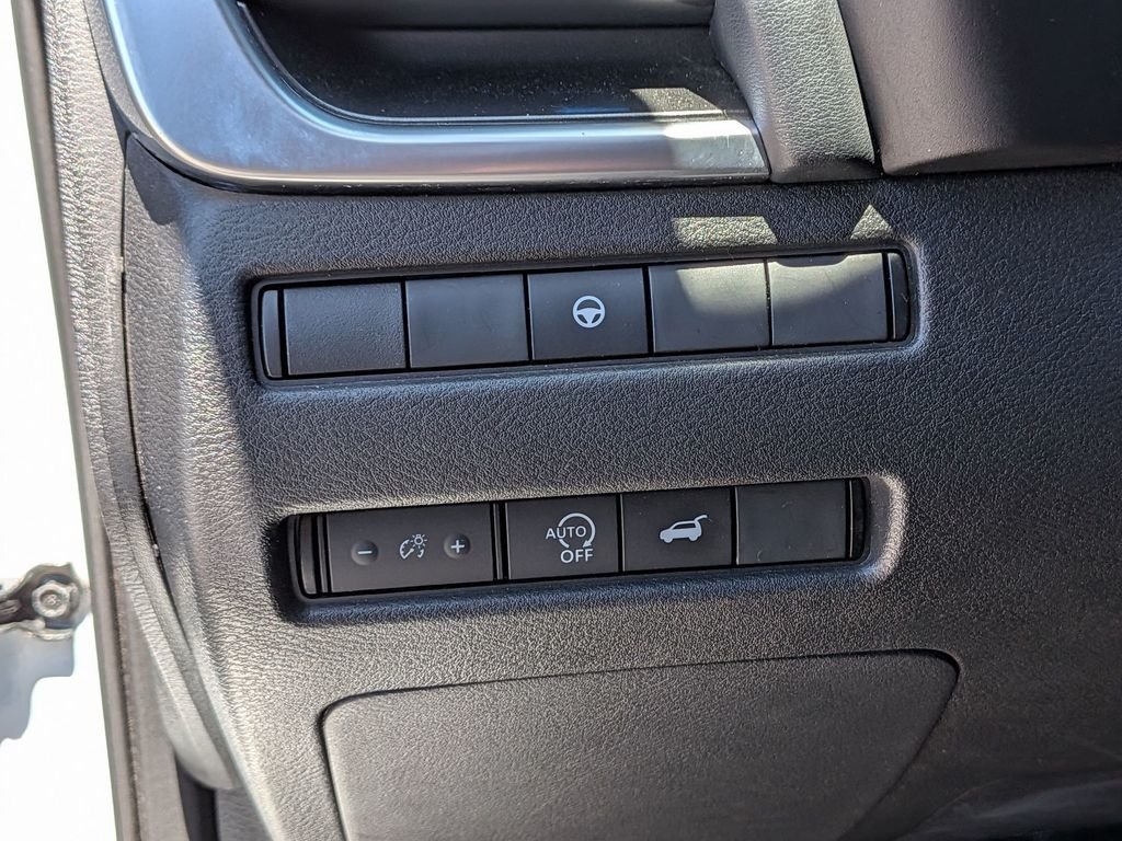 Used 2024 White Nissan SV image 18