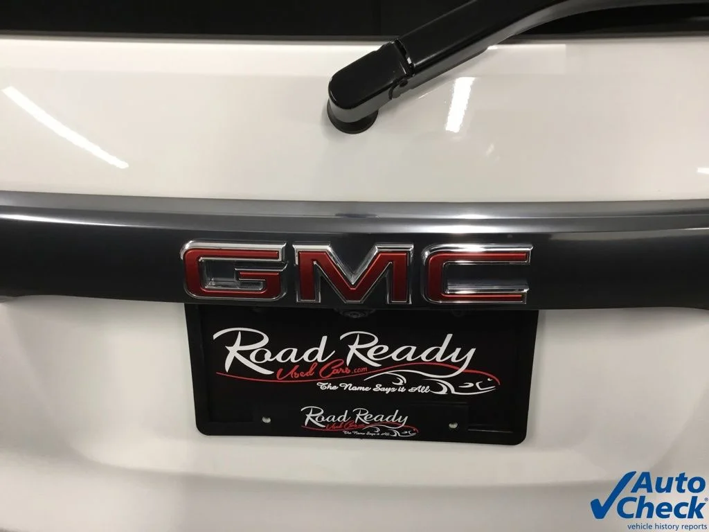 Used 2022 White GMC AT4 image 14