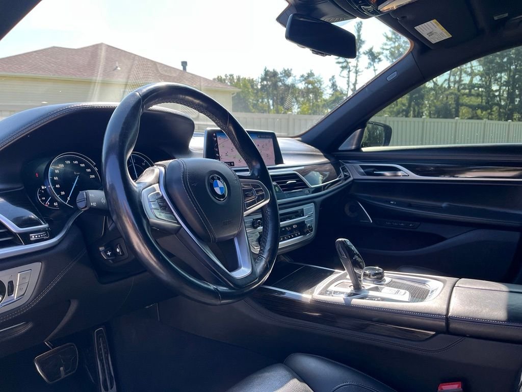 Used 2019 Black Sapphire Metallic BMW 750i xDrive image 18